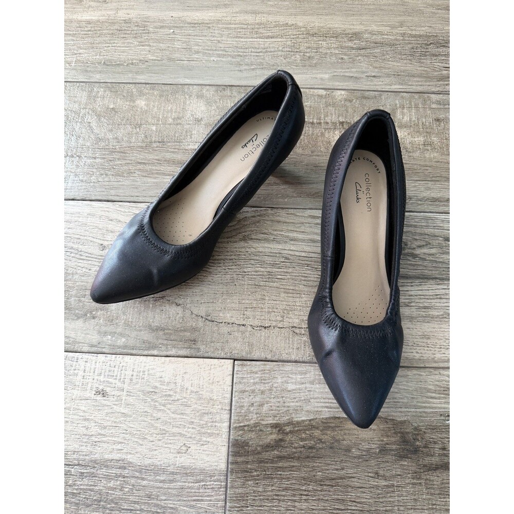 Clarks Collection Black Leather pointed kitten Heels Size 6.5